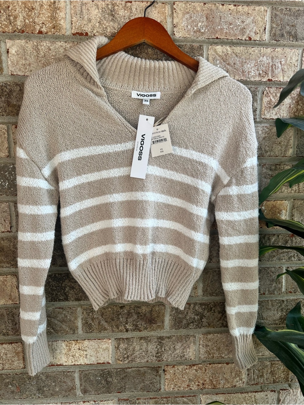 NWT Vigoss Cream & White Striped V neck collared cropped slub knit Sweater